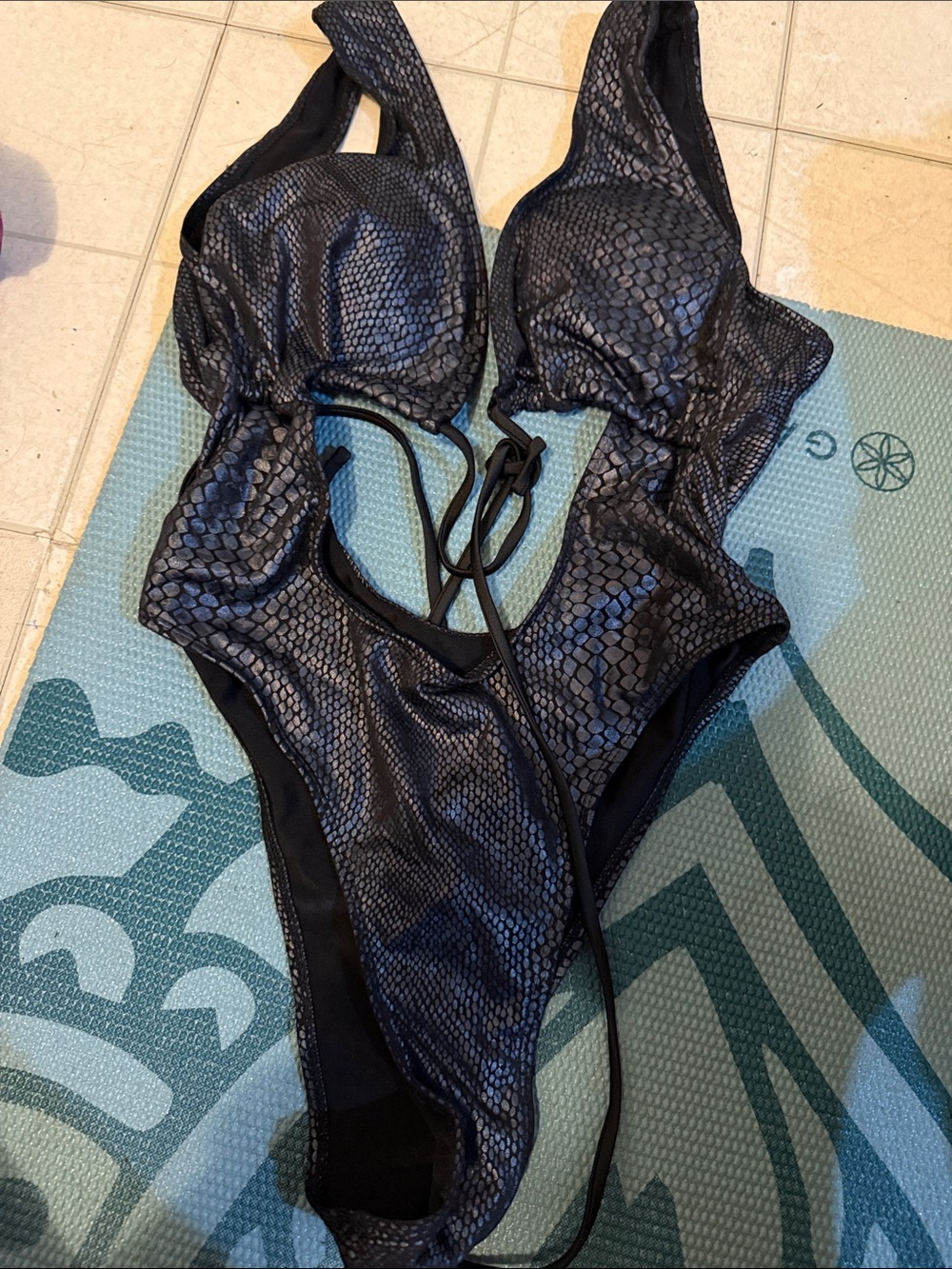 SHEIN Black Snakeskin-Texture Cutout One-Piece Swimsuit with Ties
